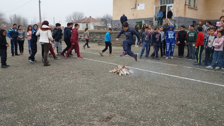 Наградиха най-добрите майстори на мартеници в Караджалово