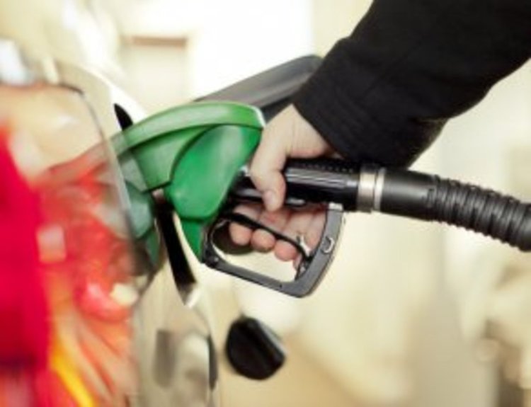 Контрабандно гориво за 1 млрд. лева минава през "ведомствените бензиностанции"  