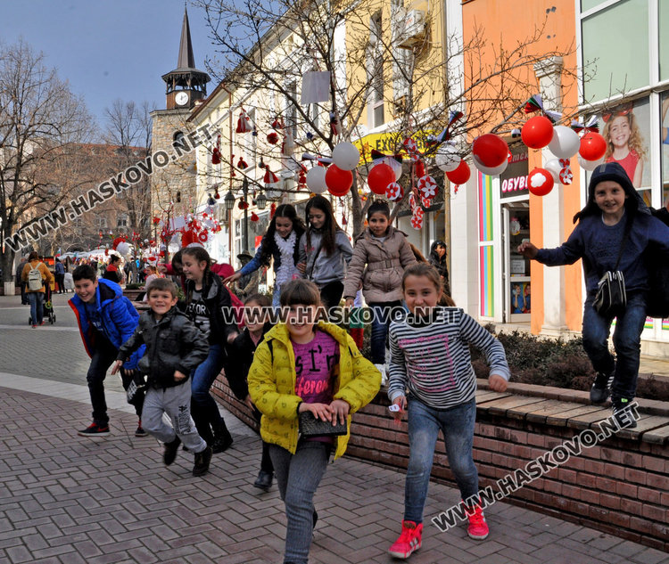 Сутрешната мъгла изчезва до обяд, после слънце 