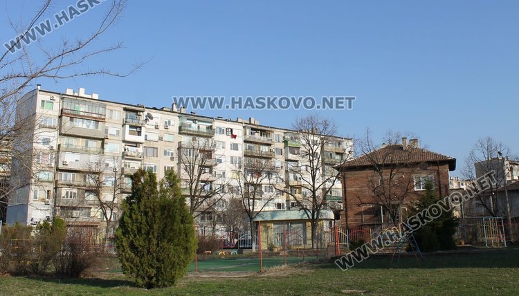 Изграденото през 2013 година футболни игрище ще бъде съхранено