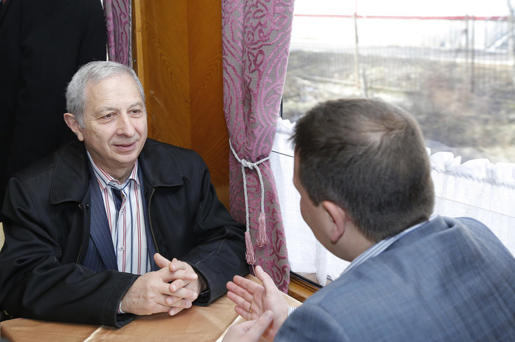 Водим преговори с китайски инвеститор за изграждането на завод за локомотиви и вагони (Снимки)