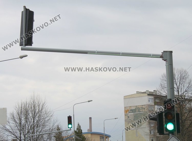 Монтираха LED - осветление на още два светофара в Димитровград