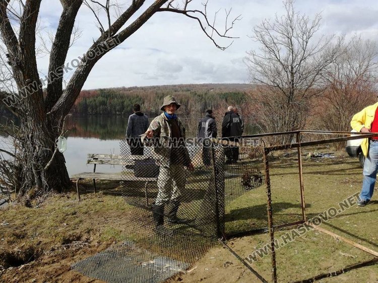 сн. Фесбук ЦРОО, Доброволци от ЦРОО, разкриха на първи март бракониерски садки на яз Пчелина 