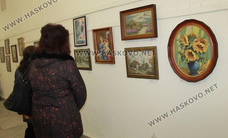 80 гоблена показва мартенска изложба в Димитровград