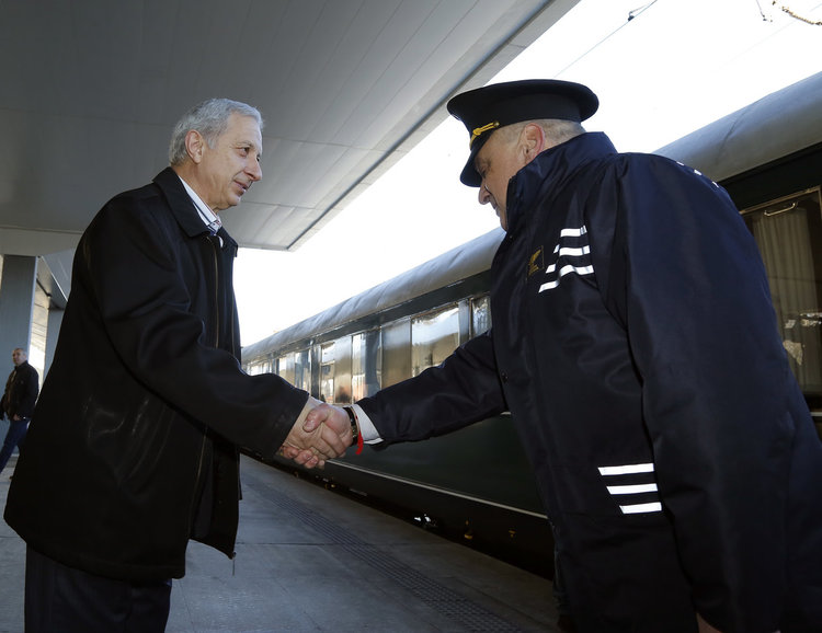 Водим преговори с китайски инвеститор за изграждането на завод за локомотиви и вагони (Снимки)