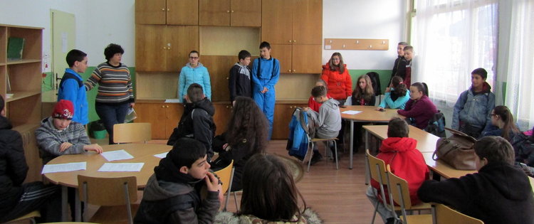 Урок по родолюбие, поход до връх "Мечи чал" и заря за трети март в Чепеларе