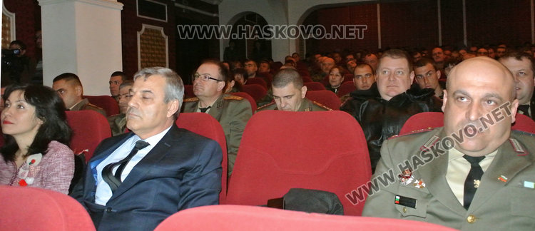 Кмет и областен почетоха 15-та годишнина от създаването на 31 Механизиран батальон