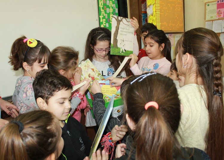 Отличиха най-активните каравеловци в националната кампания "Читателска щафета"