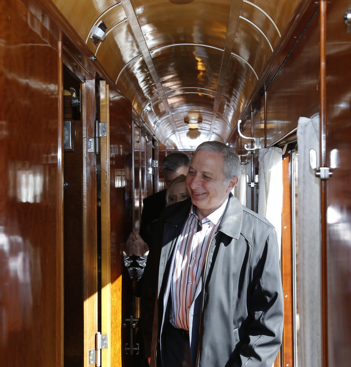 Водим преговори с китайски инвеститор за изграждането на завод за локомотиви и вагони (Снимки)