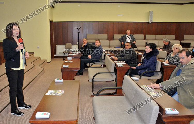 Язаки започва през юли, ще работи за Мерцедес, търси още хора 