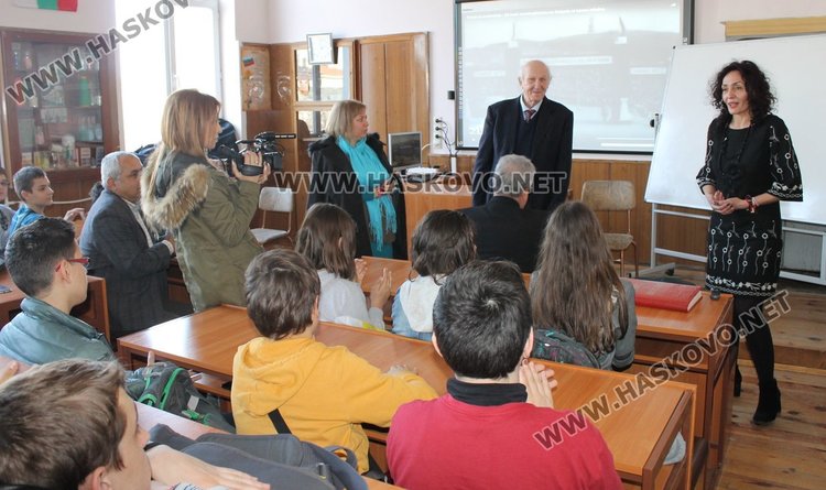 Почетният гражданин на Димитровград се срещна с вазовци