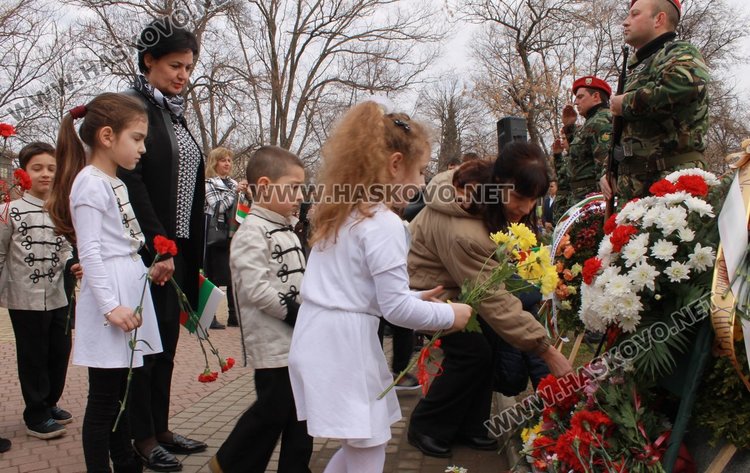 С общоградско тържество Димитровград отбеляза националния празник 3 март