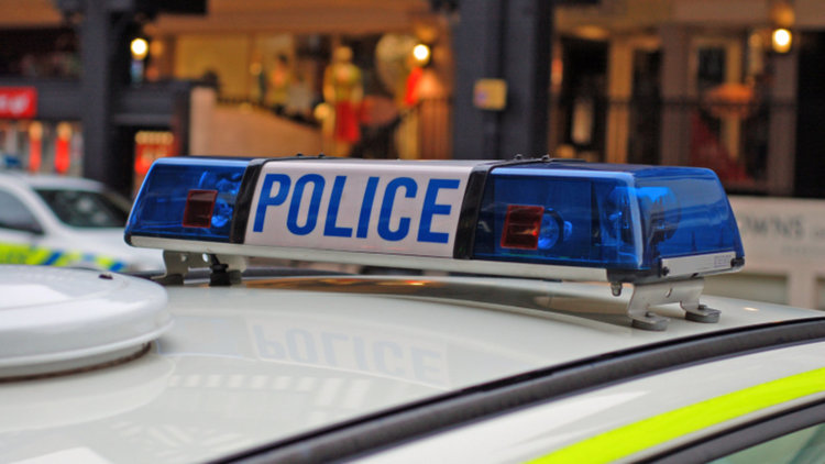 Хвърлят брадва по прозорец на белгийски политик