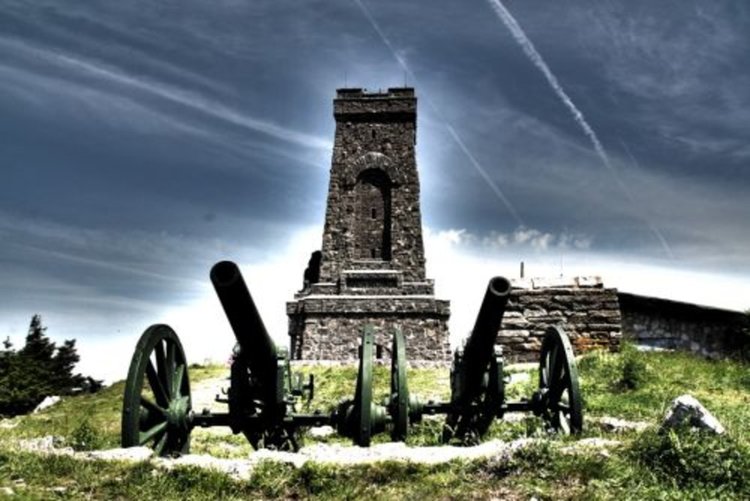 Движението около връх Шипка е ограничено