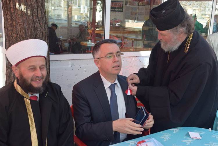 Третомартенското кметско кафе,бе подкрепено от молитва за България