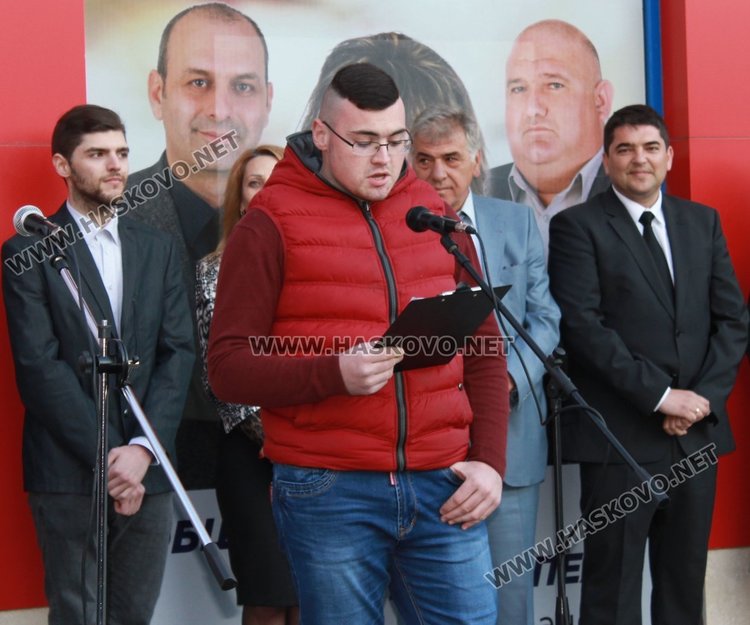 Пожелание за успех на коалицията на изборите отправи Антон Стойчев, който ще гласува за пръв път на 26 март