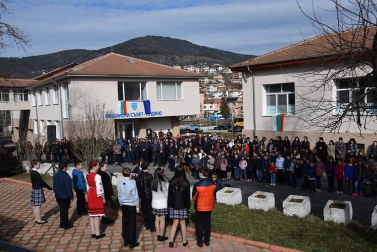 Цветя и венци за трети март в Ардино