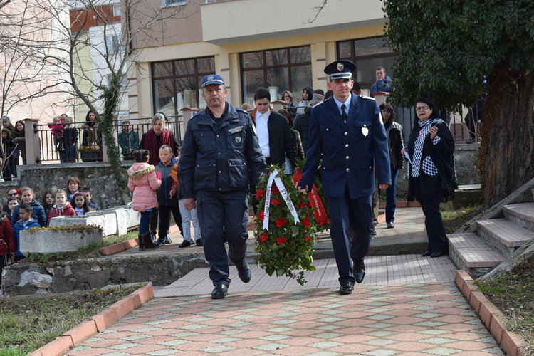 Цветя и венци за трети март в Ардино