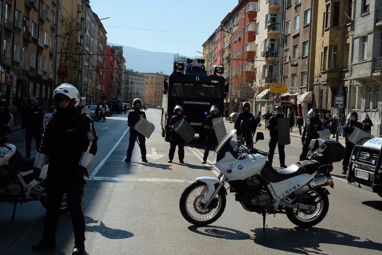 София под футболна блокада 