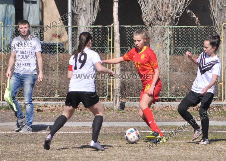Готвят хасковлийки за елитния футбол при жените
