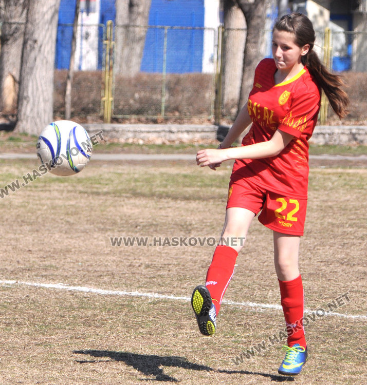 Готвят хасковлийки за елитния футбол при жените