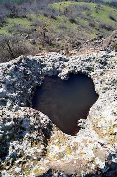 Сърцето на светилището Асар скала