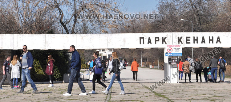 Топлото време препълни Кенана, рибари окупираха язовирите