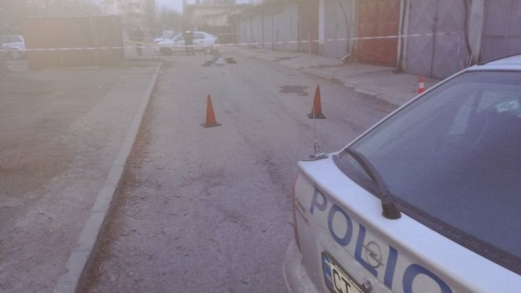 Мъж и жена са открити мъртви в Казанлък