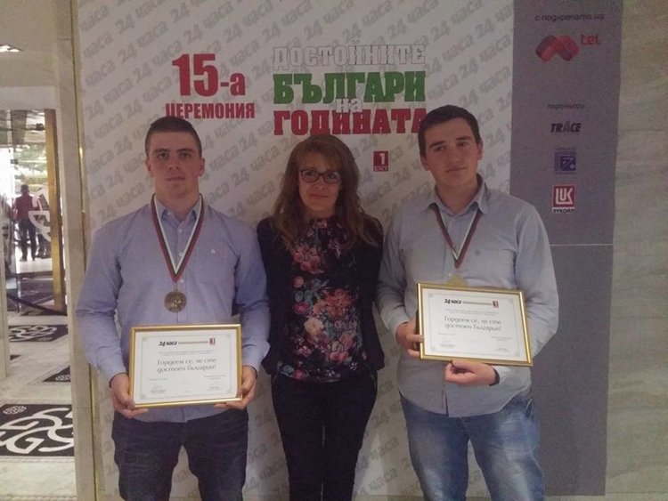 Кметът на Момчиловци Сийка Суркова с основание е горда с момчетата, които получиха приза"Достойни българи"