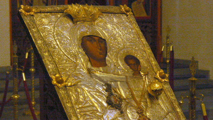 Готвим се за посрещането на чудотворната "Златна ябълка"