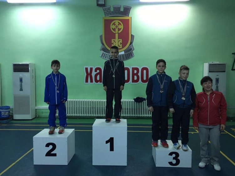 Първомайци обраха медалите на турнир за бадминтонисти