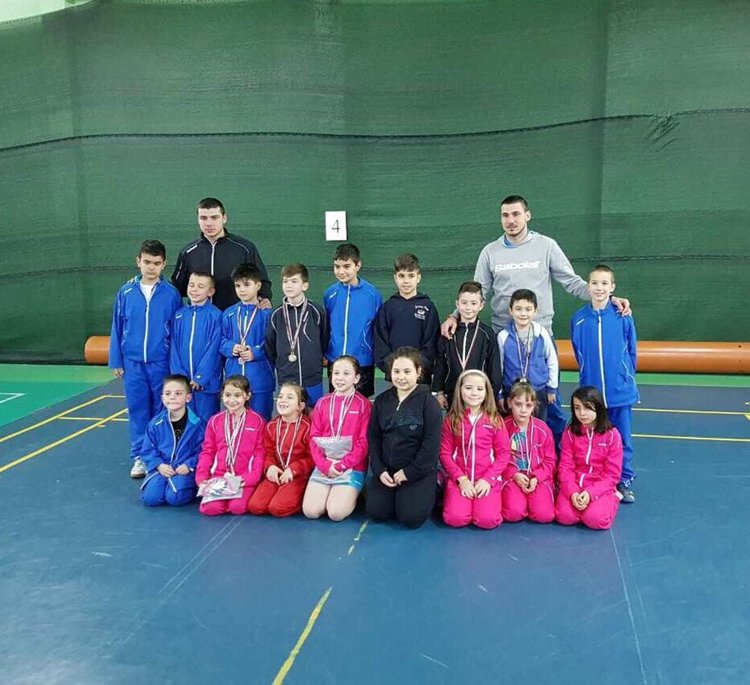 Първомайци обраха медалите на турнир за бадминтонисти