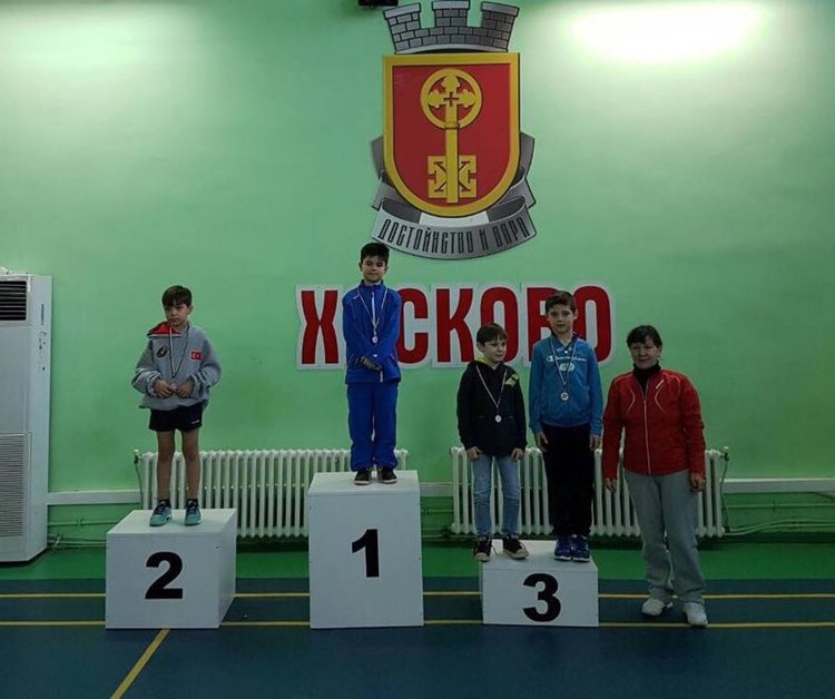 Първомайци обраха медалите на турнир за бадминтонисти