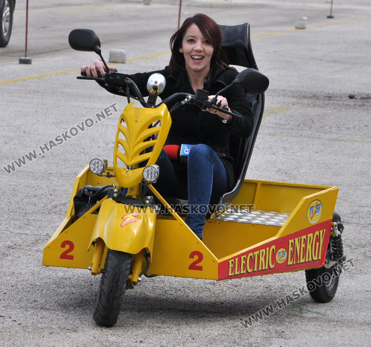 В Гимназията по транспорт залагат на електромобили – 30 стотинки за 100 км