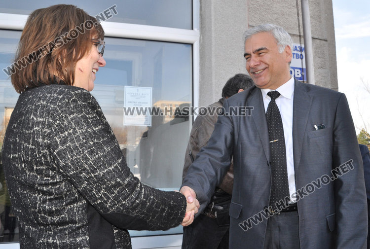 В Гимназията по транспорт залагат на електромобили – 30 стотинки за 100 км