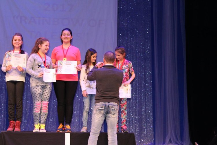 Призови места от международен конкурс спечелиха деца от Академията за таланти