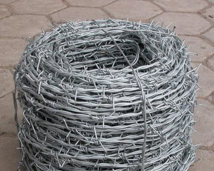 Пипнаха апашът, задигнал топ с бодлива тел