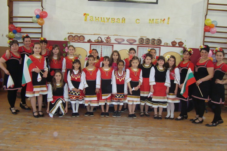 Спектакъл на градинските деца умили до сълзи зрителите