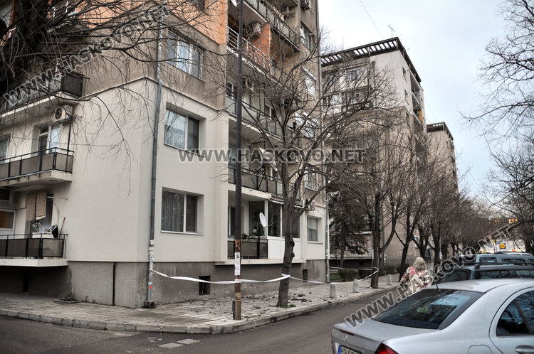 Внимание: Мазилка и отломки падат от високите етажи