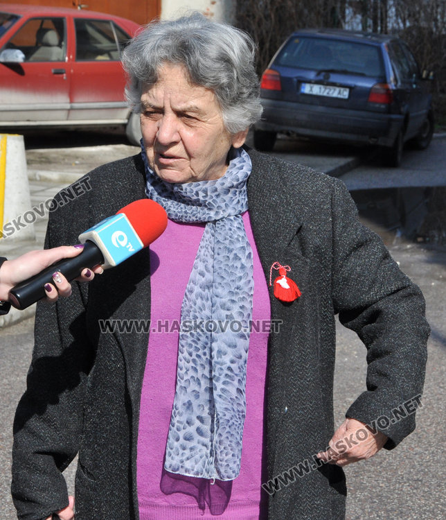 Внимание: Мазилка и отломки падат от високите етажи