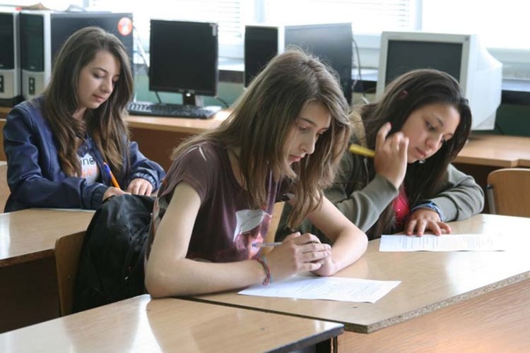 Университетите, които ще приемат с матура (списък по специалности)