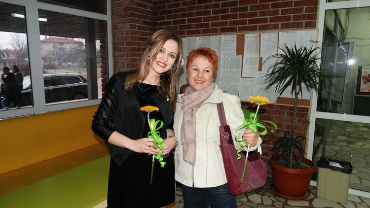 Гимназисти откриха първата си изложба