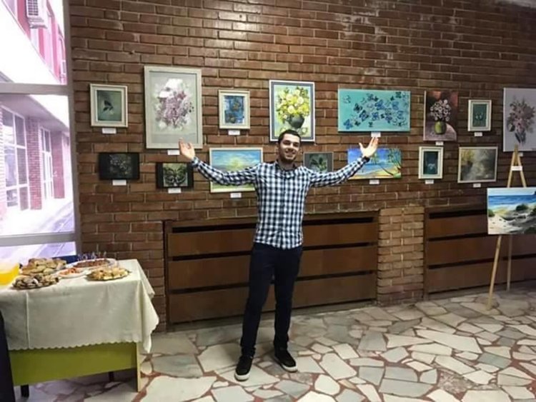 Гимназисти откриха първата си изложба