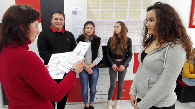 Истински добрата новина - награждават морално ученици за човещина