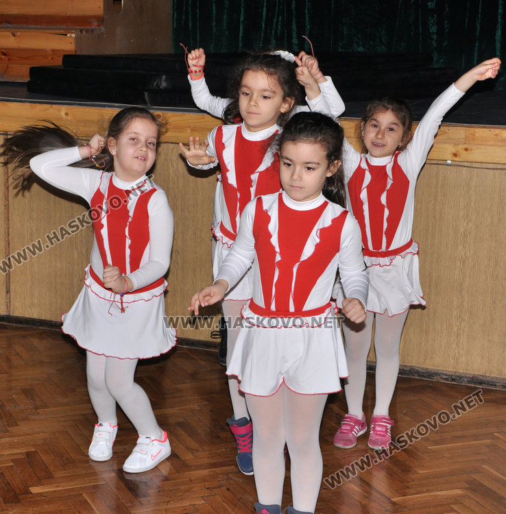 100 деца в турнир „Най-малките слънца на Хасково“