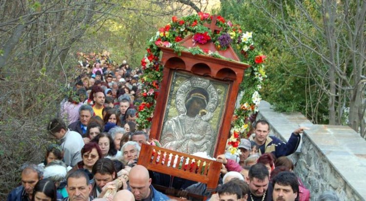 Спряха реставрацията на чудотворна икона в Бачково