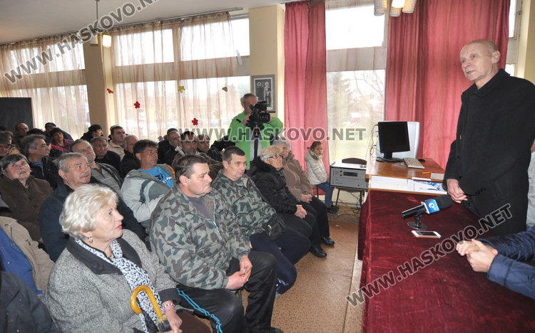 Делян Добрев: Изпълняваме обещанията си към Болярово, тръгва проектът за  канализацията на квартала