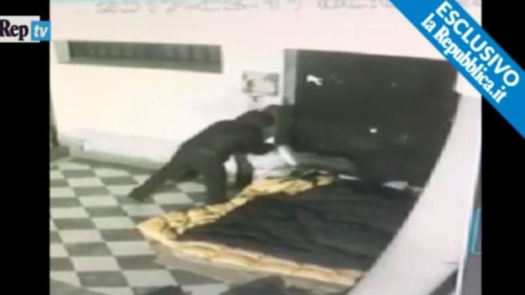 Спящ клошар брутално изгорен в Палермо (видео)