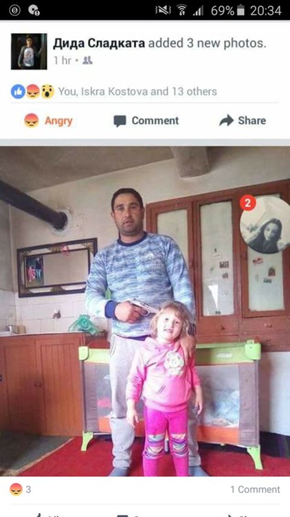      Кошмар във Фейсбук-мургав мъж заплашва с пистолет русоляво момиченце