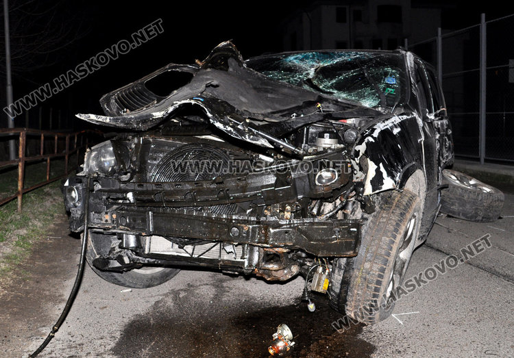 МВР: Катастрофата с БМВ-то е заради несъобразена скорост, няма алкохол 